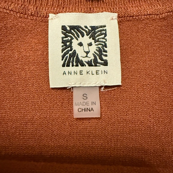 Anne Klein Rust Knit Top - Picture 3 of 3